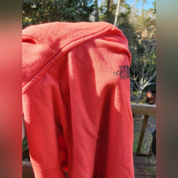 NORTH FACE HOODIE. - Picture 6 of 6
